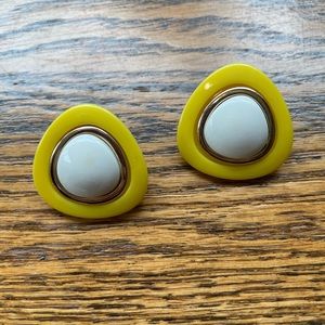 Mod Style Vintage Acrylic Pierced Earrings.